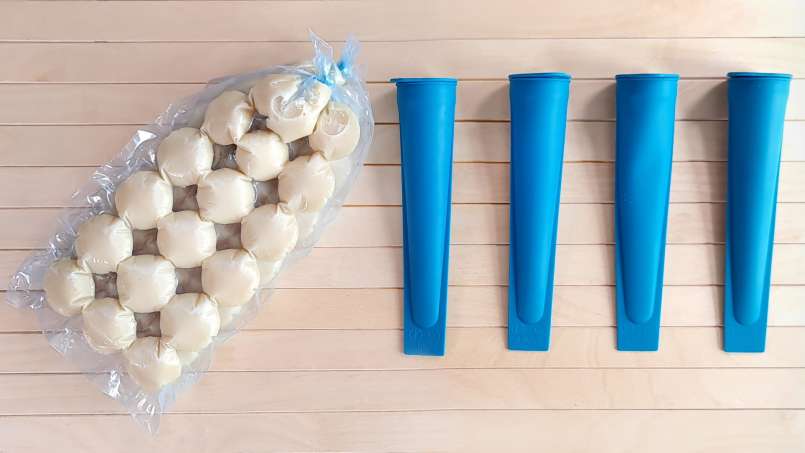 Apilarnil dengan madu perbandingan 50%-50%, dalam kantong es, untuk freezer